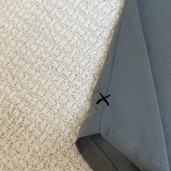 Cuts AO Curve Hem Long Sleeve Gym Athletic Shirt - Picture 6 of 10